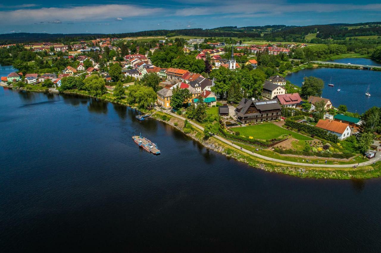 Hotel Penzion Frymburk Esterno foto